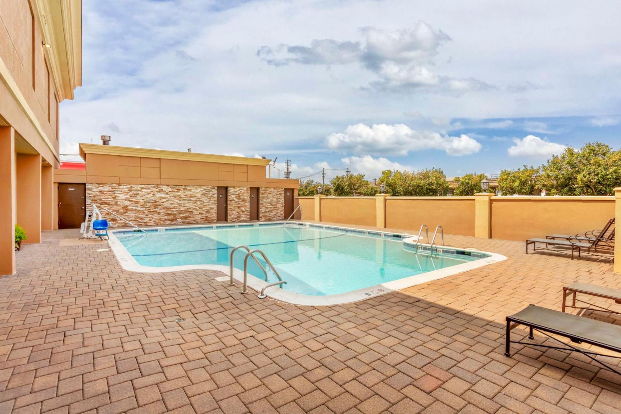 Best Western Mill River Manor Rockville Centre Exterior foto